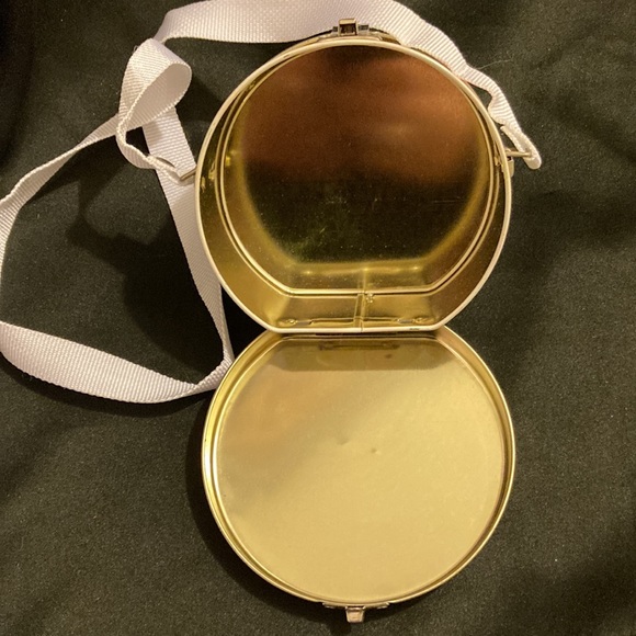 Vintage 1999 A.S.C. Tin - The Wizard of Oz Tin with Strap - Picture 7 of 9